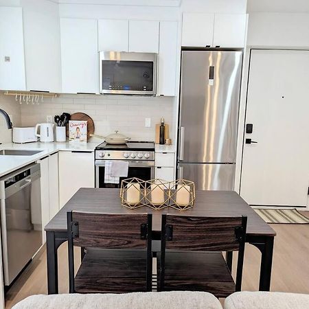 Centrally Located, Modern, 2 Bedroom Home Vancouver Luaran gambar