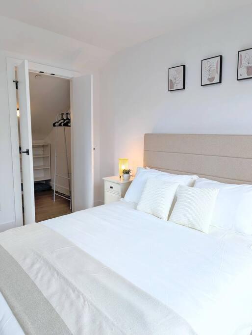 Centrally Located, Modern, 2 Bedroom Home Vancouver Luaran gambar