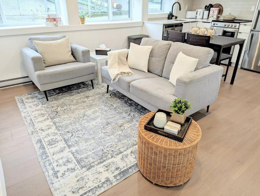 Centrally Located, Modern, 2 Bedroom Home Vancouver Luaran gambar