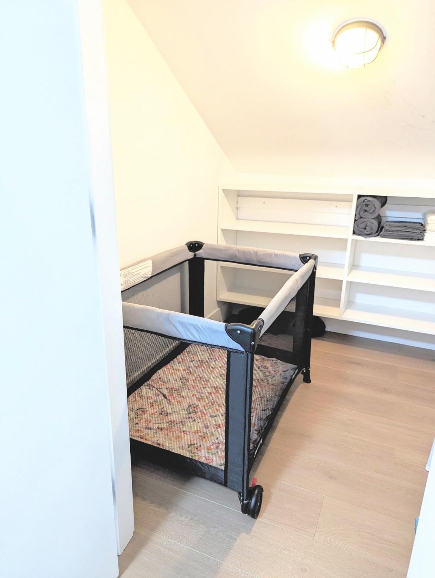 Centrally Located, Modern, 2 Bedroom Home Vancouver Luaran gambar